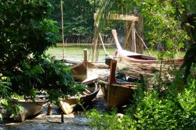 Bootsliegeplatz in den Mongroven.jpg